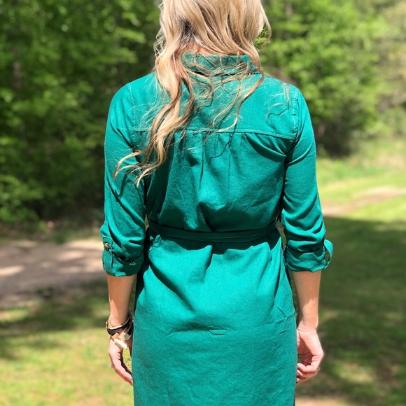 Button Down Green Dress With Belt, Cuffed Sleeves - Picture 3 of 8